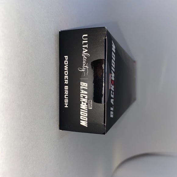 Ulta x Marvel Black Widow Powder Brush - Picture 4 of 4
